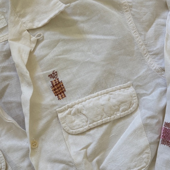 story MFG White Button-Up Shirt with Embroidered Accents*** pls see description - Picture 3 of 9